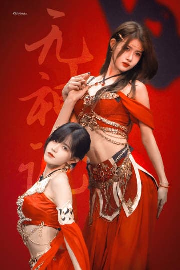 柏欣妤与朱怡欣身着红色舞台服表演《无神论》